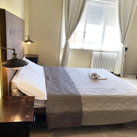 Bed and Breakfast L'attico Di Piazza Mazzini 2*